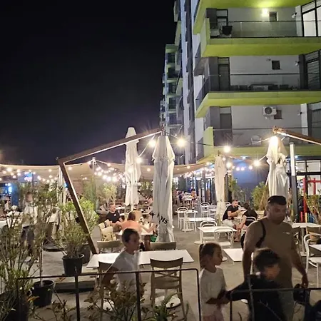 Apartment Promenada Mamaia Nord- Pool & Alezzi *