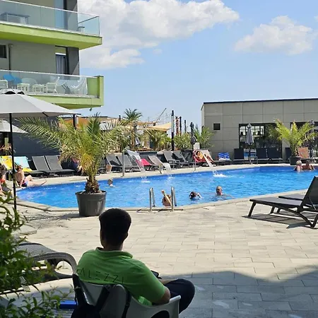 Apartment Promenada Mamaia Nord- Pool & Alezzi Navodari