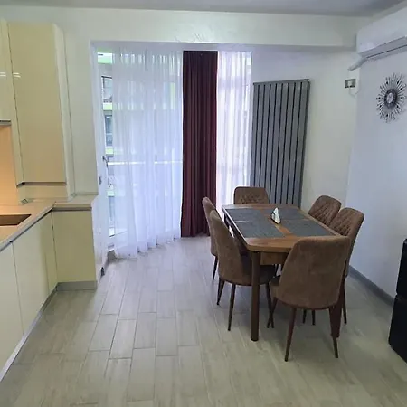 Promenada Mamaia Nord- Pool & Alezzi Apartament