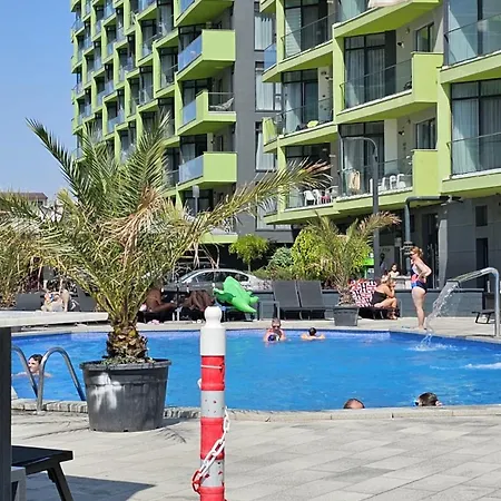 Apartment Promenada Mamaia Nord- Pool & Alezzi *