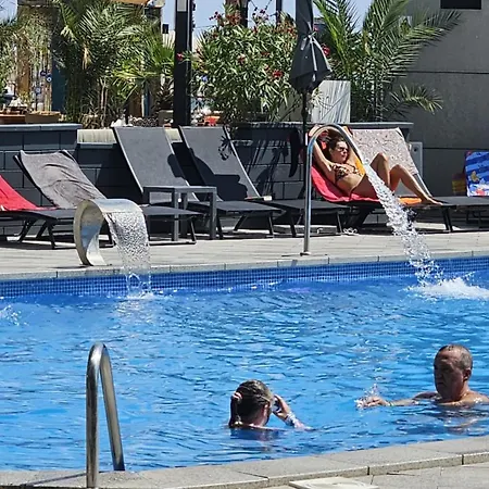 Promenada Mamaia Nord- Pool & Alezzi Apartment Navodari