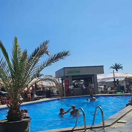 Promenada Mamaia Nord- Pool & Alezzi Apartament Năvodari