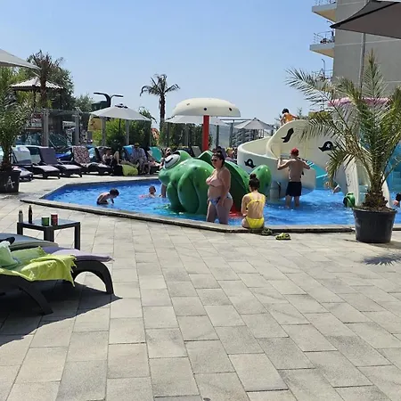 Promenada Mamaia Nord- Pool & Alezzi Năvodari