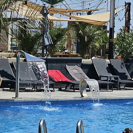Apartament Promenada Mamaia Nord- Pool & Alezzi Năvodari