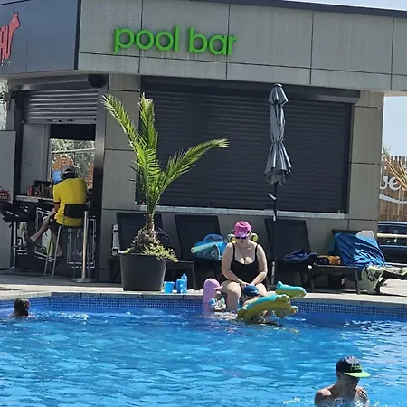 Promenada Mamaia Nord- Pool & Alezzi *